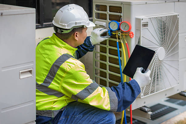 Professional Hvac technician working in Clayton, MO